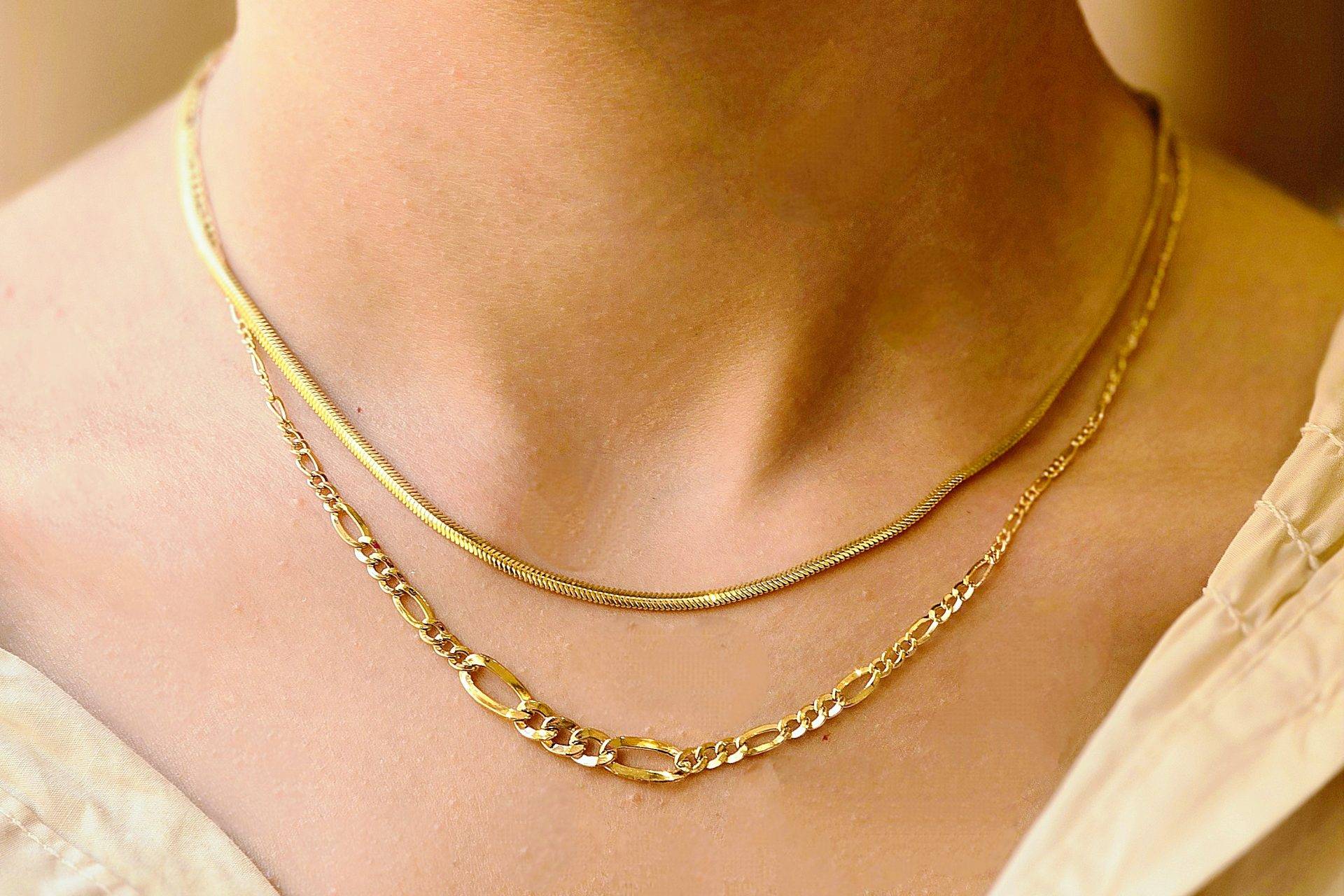 راهنمای استفاده از گردنبند طلا؛ نکاتی برای زیبایی و ماندگاری بیشتر